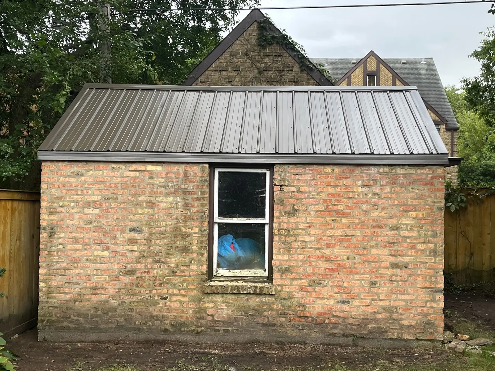 Steel Panel Roof · Winnetka Garden Shed, photo 1