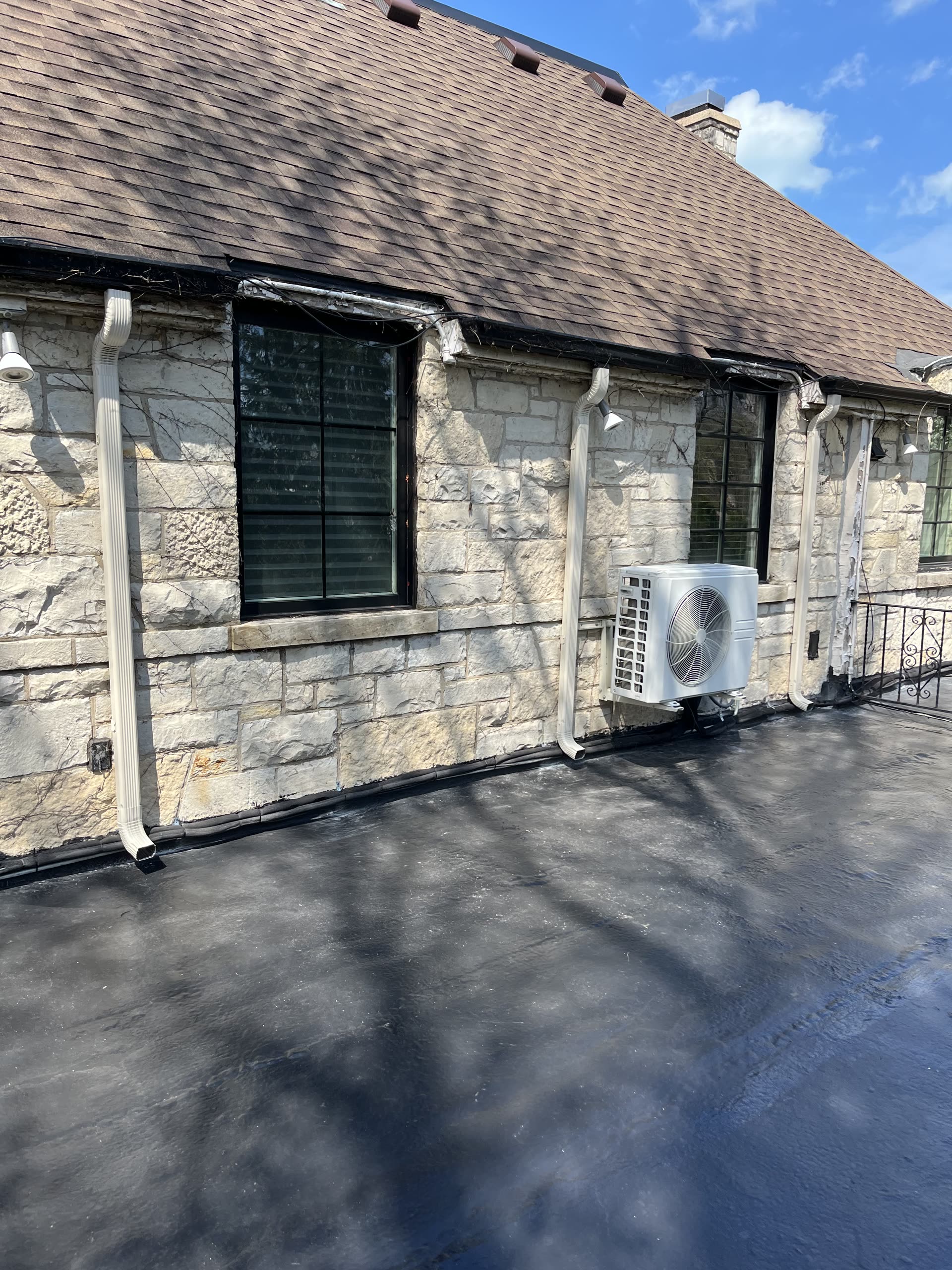 Winnetka Estate — Flat Roof Silicone Coating — 3