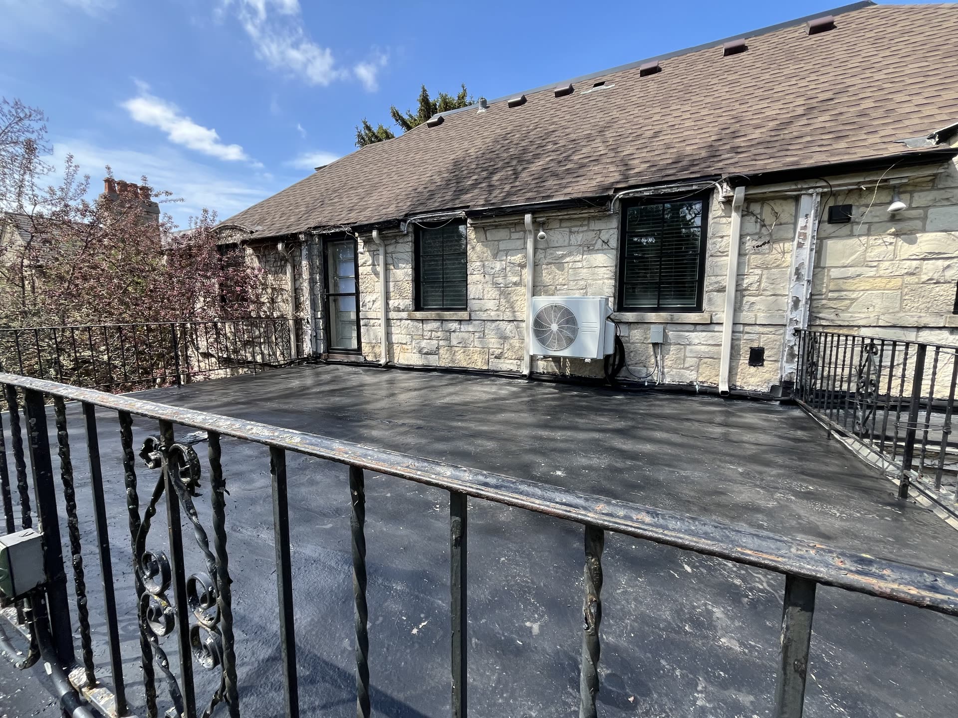 Winnetka Estate — Flat Roof Silicone Coating — 2